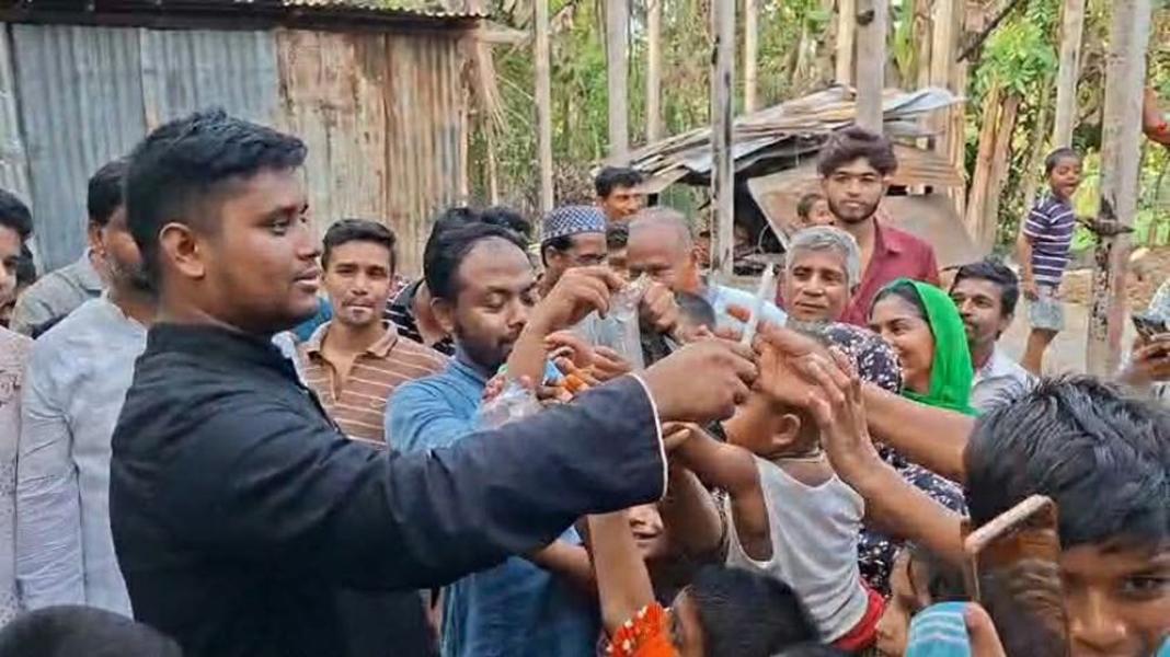 সংযুক্ত ছবি