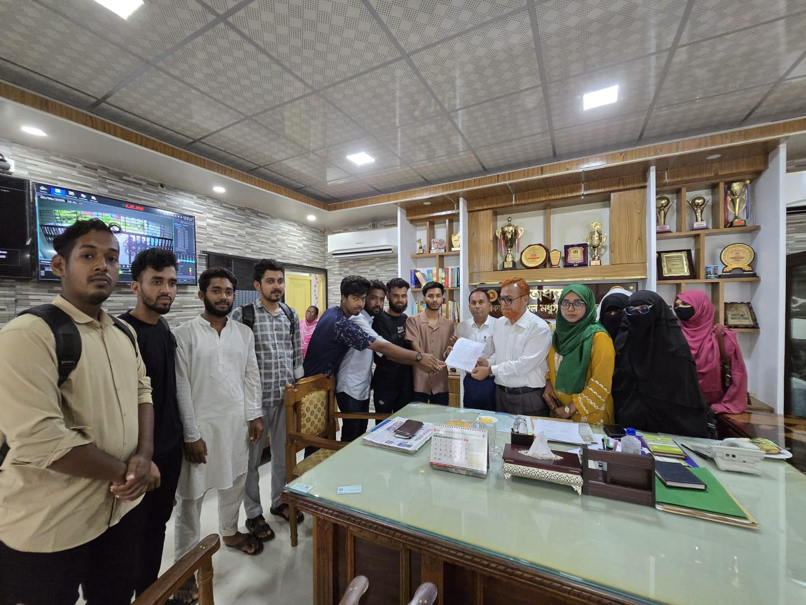 যশোরের মাইকেল মধুসূদন কলেজে কেন্দ্রীয় ডিবেট ক্লাব প্রতিষ্ঠার উদ্যোগ