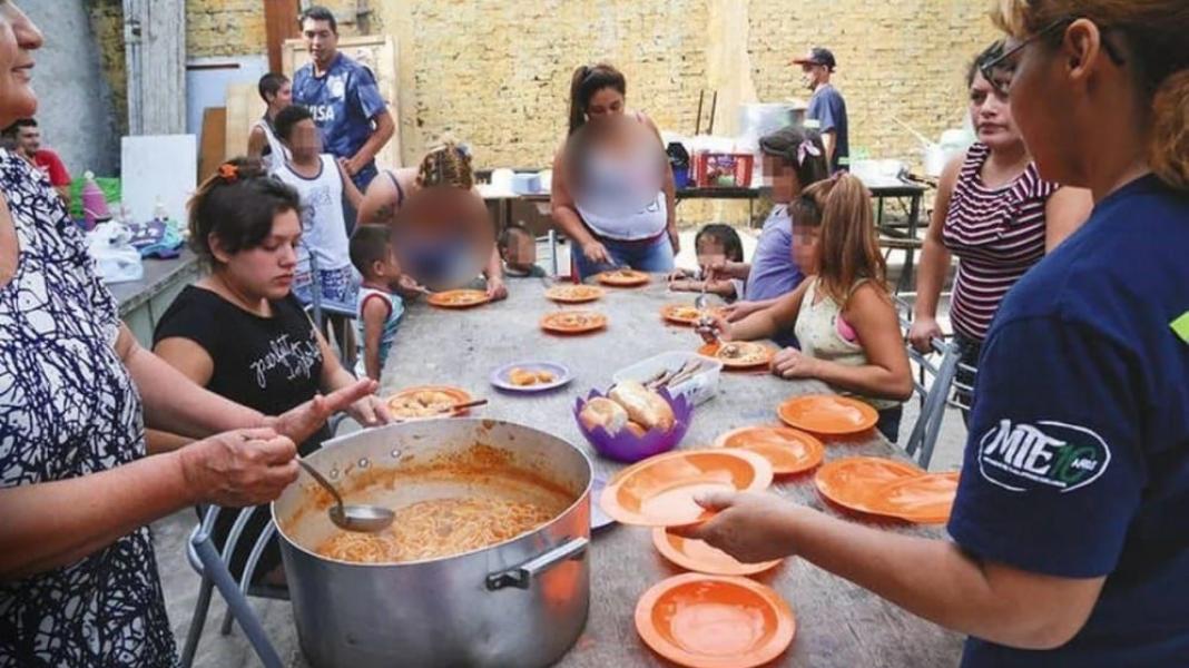 খাবার কিনতে ঋণ করছেন মেসির দেশের মানুষ