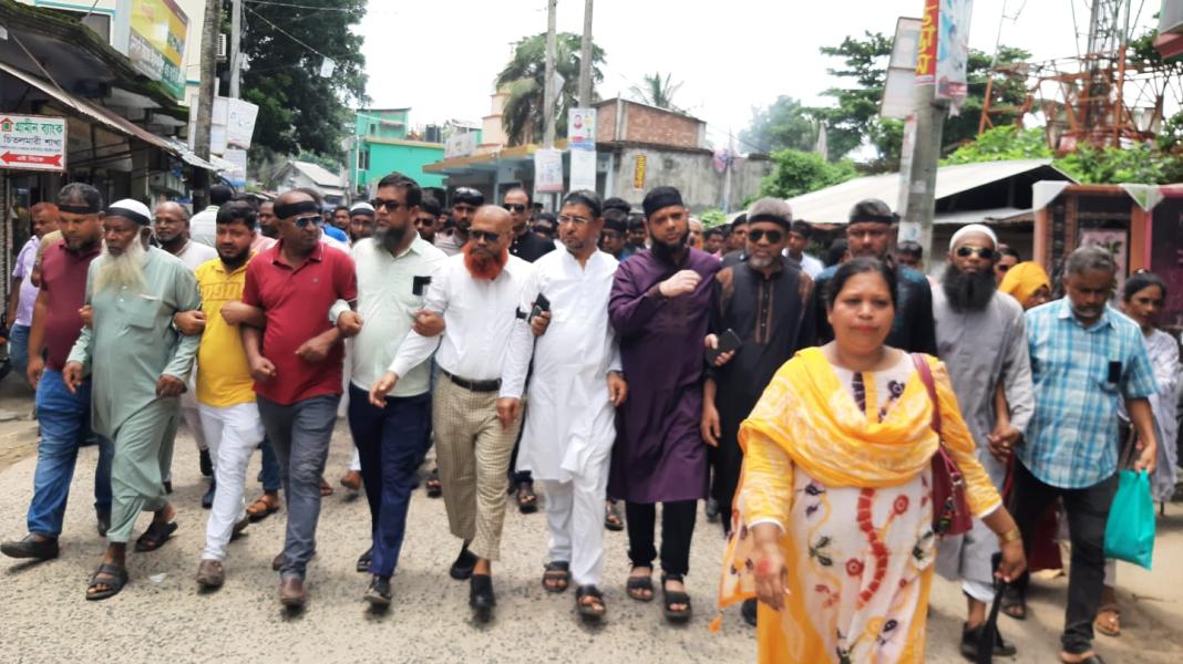 বাগেরহাটের জুলাই বিপ্লবের ছাত্র জনতার আন্দোলনে নিহত বীর শহীদদের আত্মার মাগফিরাত কামনা করে মৌন মিছিল