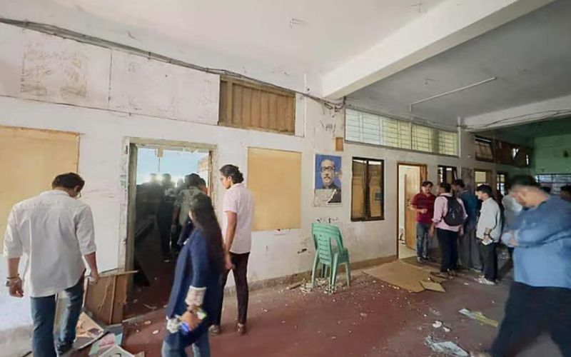 চট্টগ্রামে আ.লীগের কার্যালয় দখল, নেতৃত্বে এনসিপি